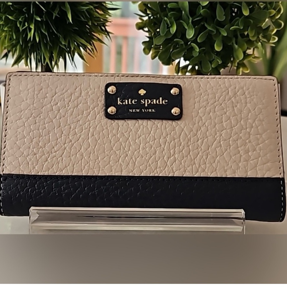 Kate Spade Tan and Navy Leather Bi-fold Long Wallet NWT Retail:$179 - Picture 11 of 11